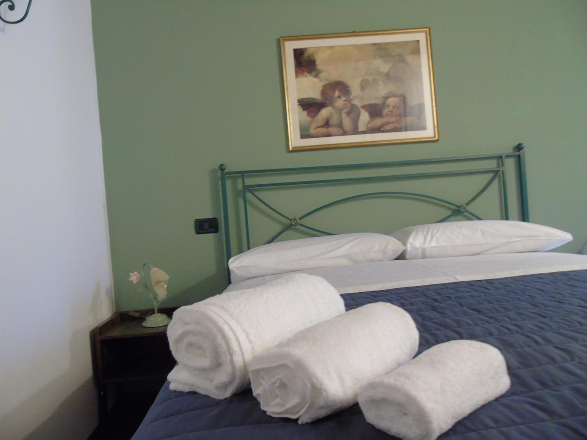 Tasi Apartaments Cento  Luaran gambar